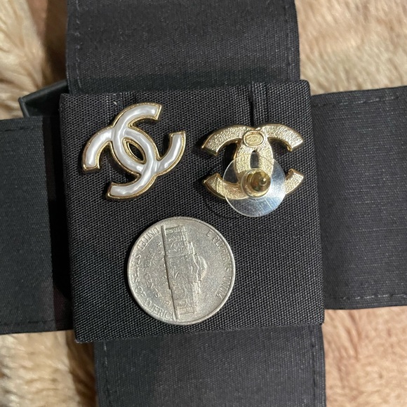 Chanel Pearly CC Stud Earrings - Picture 5 of 5